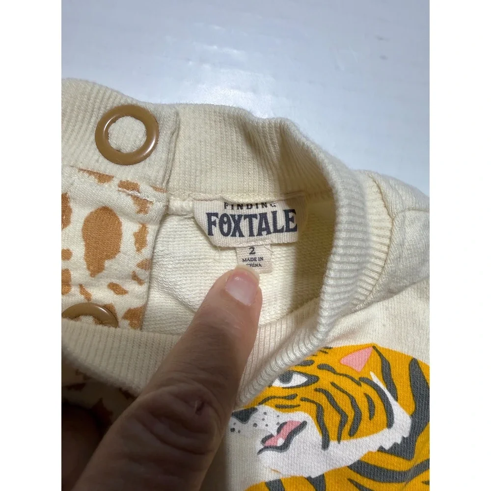 Finding Foxtale Kids Tiger Cheetah Print Sweatshirt Cream Snap Back Top Size 2